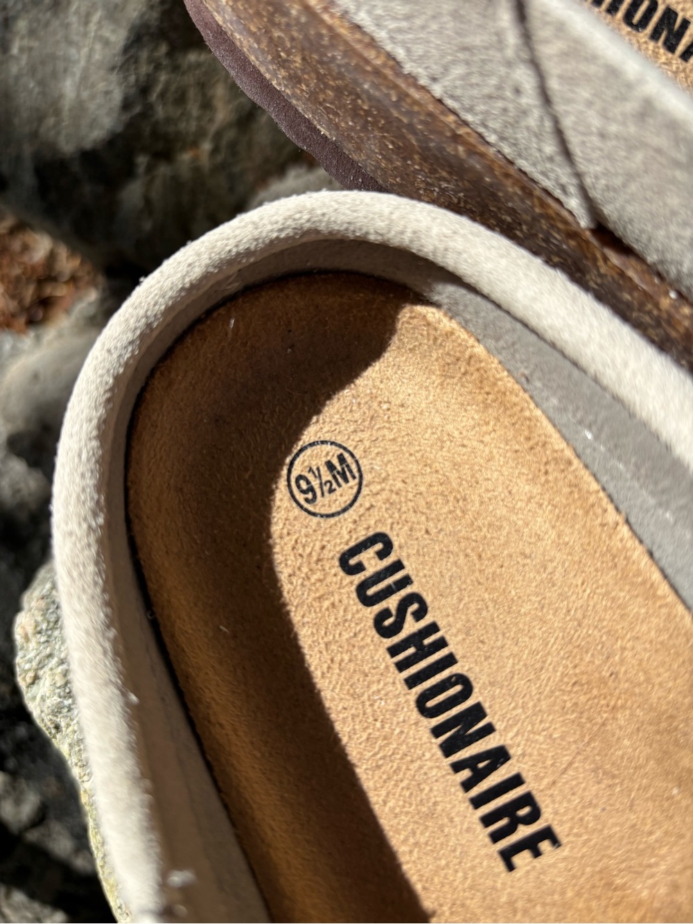 Cushion air Suede Slip-On Clogs in cream color - Picture 5 of 9